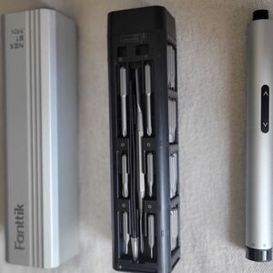 Fanttik Precision Screwdriver Set with Bit Case - Silver & Black